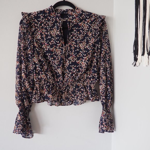 Blouse with ruffles and bell sleeves - Picture 1 of 3